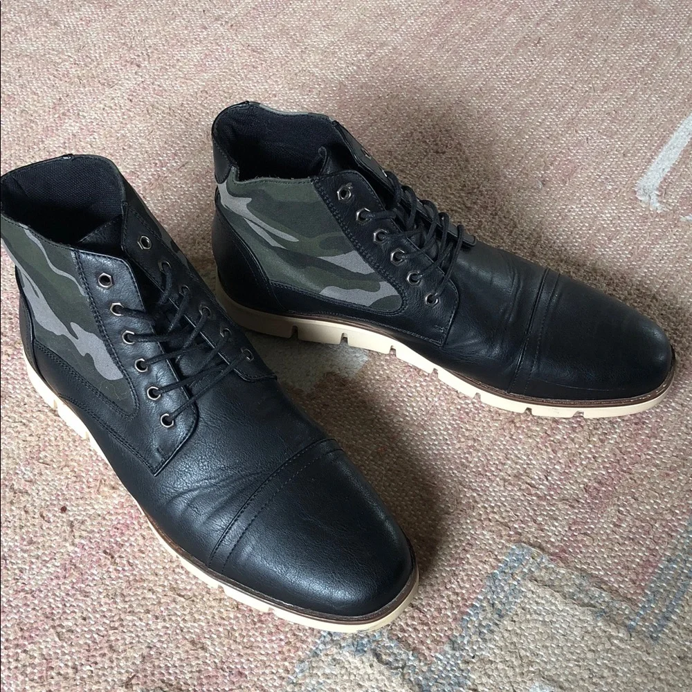 Vostey Men’s Black Leather and Camo Lace-Up Chukka Boots Size 12